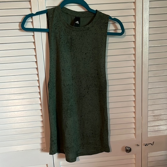 adidas Tops - Adidas green speckle tank size XS